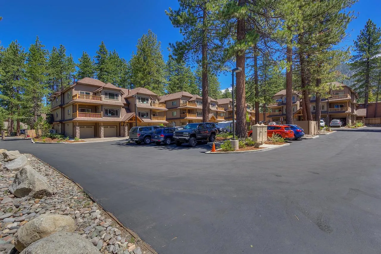 Tahoe Woods Escape - Three Bedroom Home 南太浩湖 0*,  美国