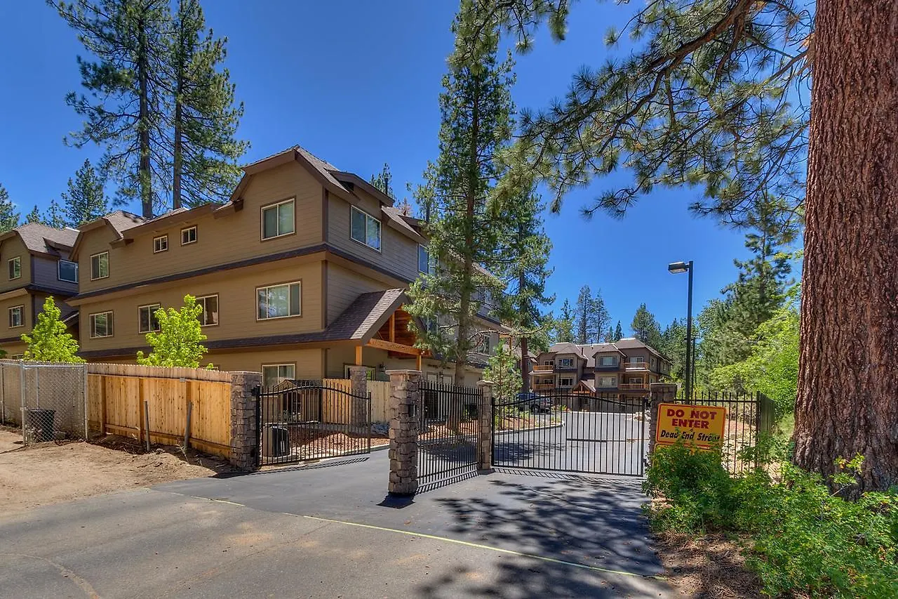 Tahoe Woods Escape - Three Bedroom Home 南太浩湖