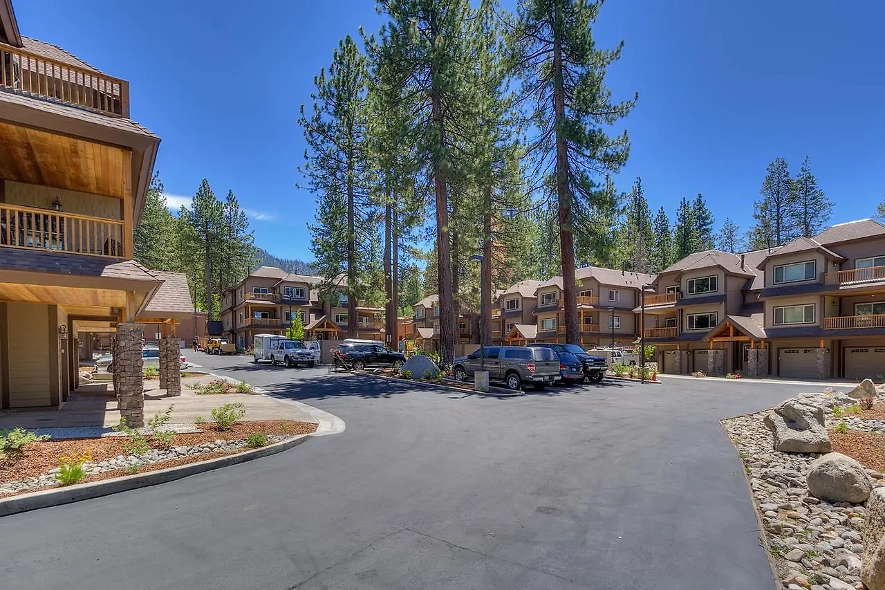 Tahoe Woods Escape - Three Bedroom Home 南太浩湖 度假居